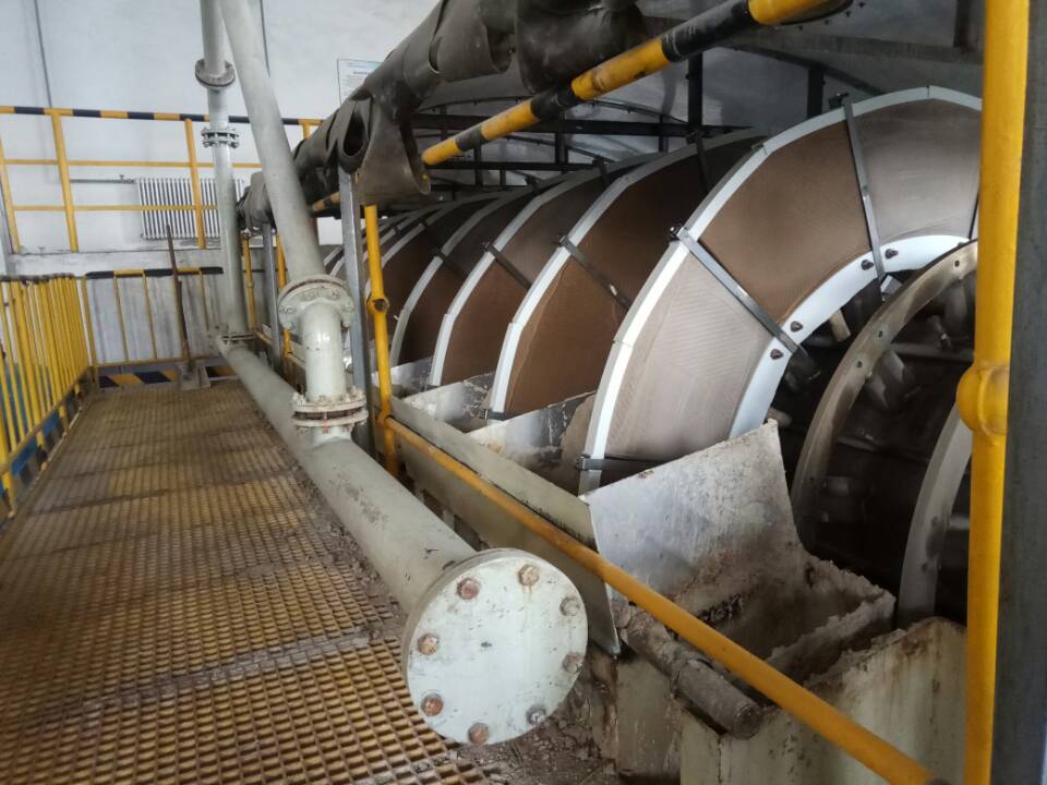 陜西華電楊凌熱電廠 #1、2機(jī)組濾布脫水機(jī)改造